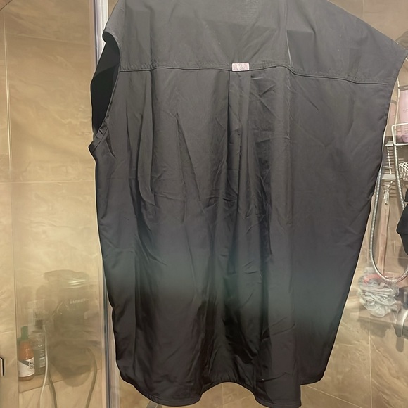 Figs scrub top. Large Black Scuba material - Picture 3 of 3